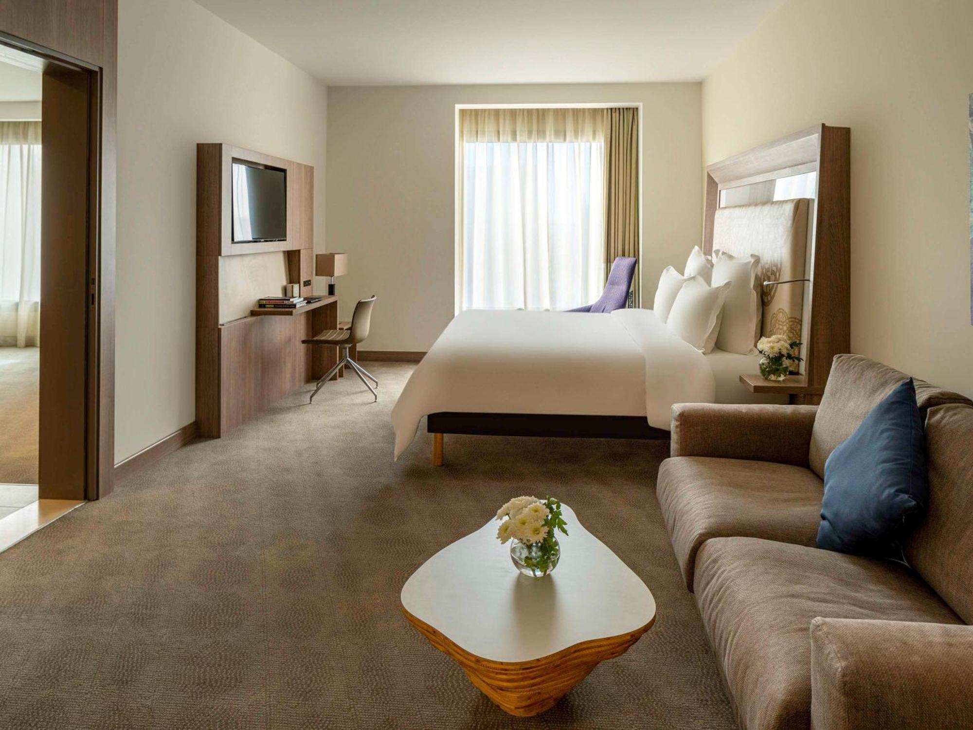 Novotel Jeddah Tahlia Екстериор снимка