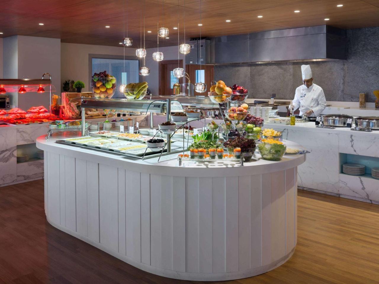 Novotel Jeddah Tahlia Екстериор снимка
